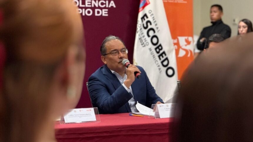 Andrés Mijes pide licencia y busca liderar Morena en Nuevo León