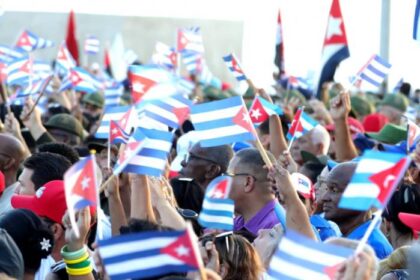 Miles en La Habana apoyan a Raúl Castro tras imputación de EE UU