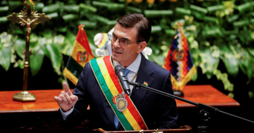 Gobierno de Bolivia recorta 50 % sueldos ante crisis y protestas