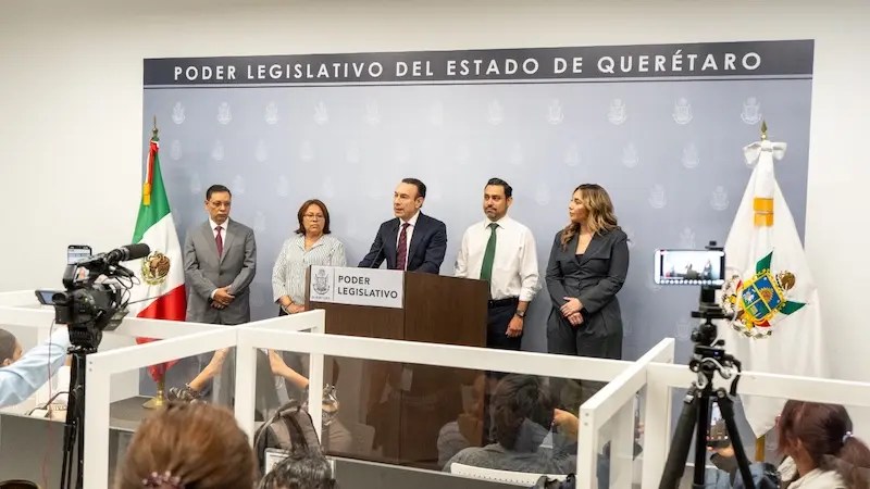 Morena acusa al PAN de politizar la Ley de Identidad de Género