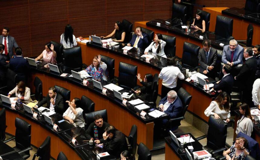 Morena denuncia a PAN y PRI por rechazar reforma judicial y electoral