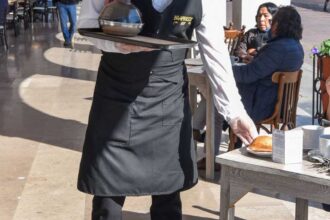 Alcalde de El Carmen pide disculpas al mesero agredido en taquería