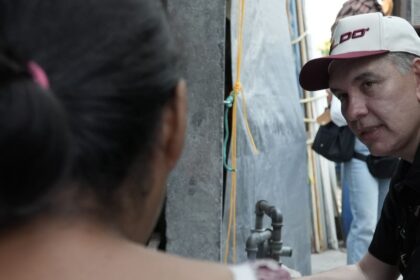 Waldo Fernández plantea políticas integrales contra violencia de género