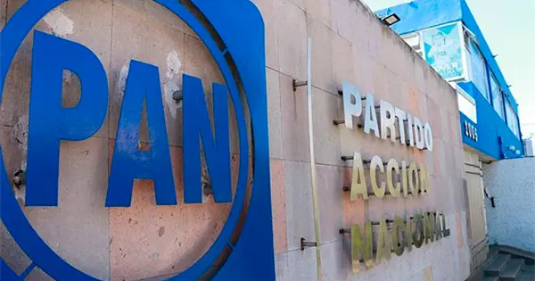 PAN pide a SEP investigar piratería de libros en México