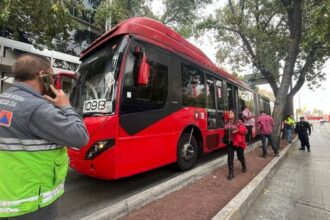 PRI propone reforma para garantizar banquetas accesibles en CDMX