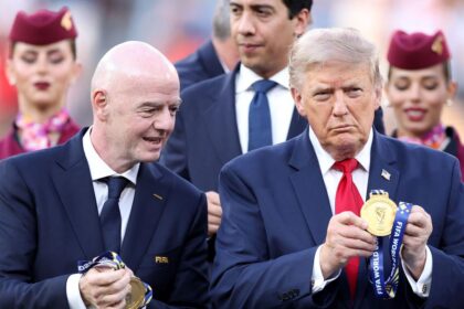 UEFA y confederaciones exigen la renuncia de Infantino en FIFA