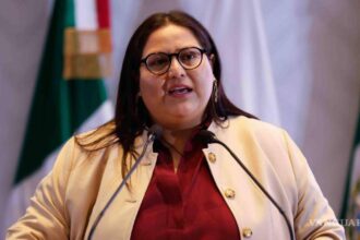 Morena analiza expulsión de Rocha Moya por regreso en Sinaloa