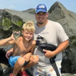 Niño halla diente de megalodón fósil en playa de Nueva Jersey