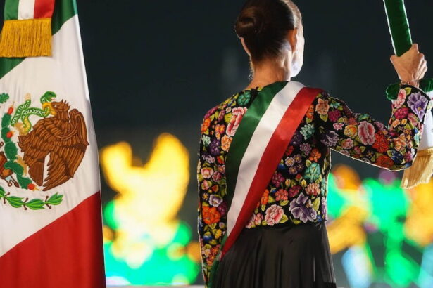 Sheinbaum impulsa moda mexicana y bordados artesanales en su vestir