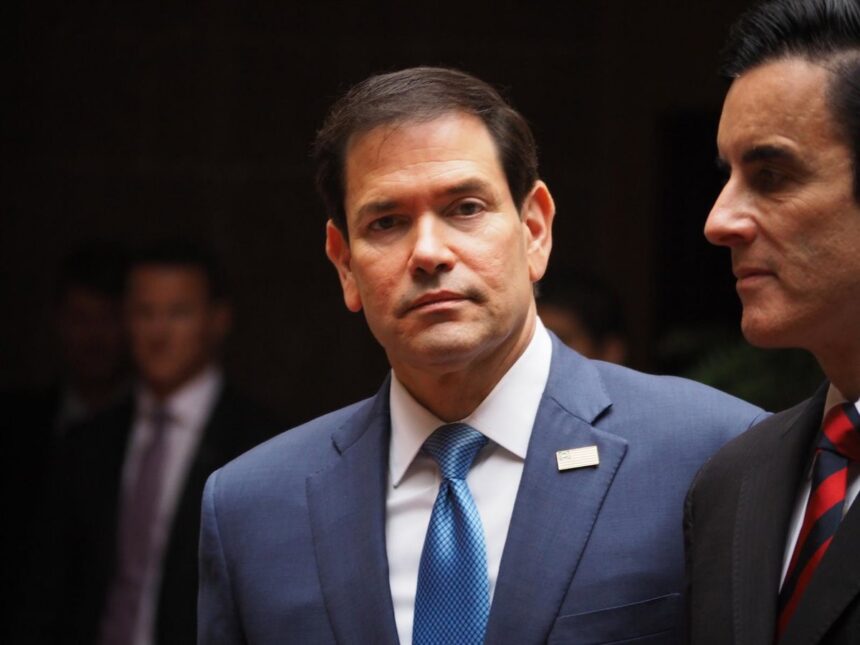 EE UU reasigna 45 millones en ayuda militar a Ecuador y Colombia