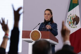 Sheinbaum revela pensiones y plantea revisión a exfuncionarios