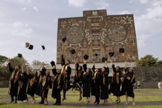 PRI propone titulación y cédula profesional gratuitas en México