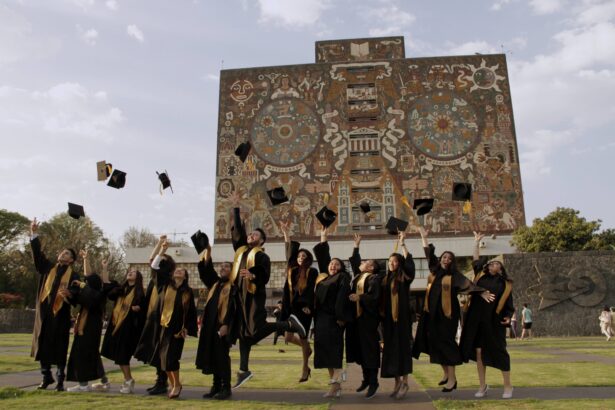 PRI propone titulación y cédula profesional gratuitas en México