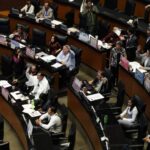 Senado aprueba prohibir doble nacionalidad en altos cargos públicos
