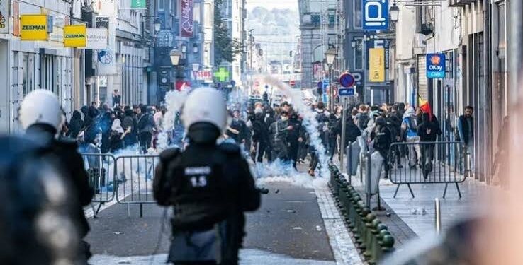 Estudiantes francófonos en Bélgica protestan por alza de matrícula