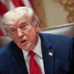Trump afirma mantener respaldo hispano pese a baja en encuestas