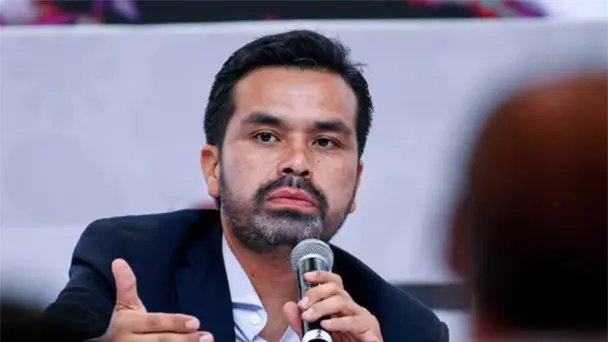 MC denuncia a Amílcar Olán ante ASF por contratos de medicinas