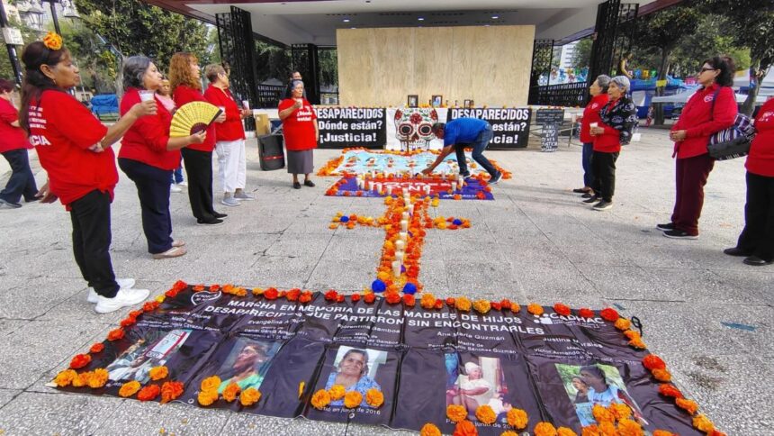 Familiares instalan altar en Monterrey por desaparecidos en NL